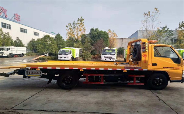 红塔区24小时拖车救援热线电话，红塔区车辆救援公司收费标准