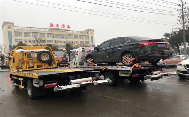 黄石黄石港区救援拖车服务热线，24小时拖车公司怎么收费的(图2)